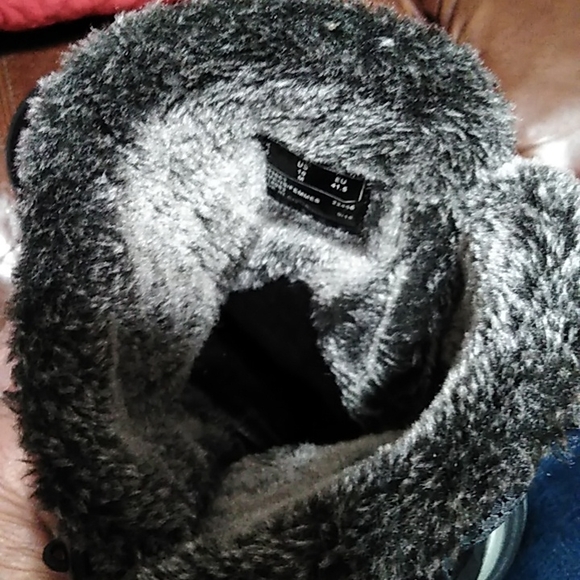 Clarks winter boots - Picture 7 of 7